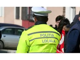 Poliţiştii locali îi pot amenda pe şoferii români care nu oferă informaţii. Legea a intrat în vigoare astăzi - politia-1670752539.jpg