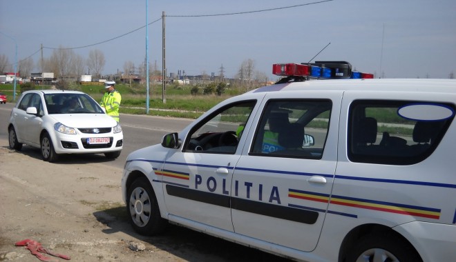 FOCURI DE ARMĂ ÎN TRAFIC, LA CONSTANȚA / Ce au descoperit polițiștii despre șoferul fugar - politia1354231216-1488527260.jpg