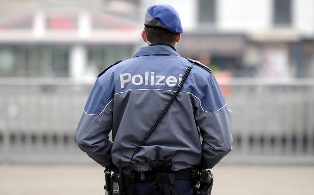 Agresiuni sexuale ca cele din Germania s-au petrecut de Anul Nou și în Elveția - politia22-1452190067.jpg