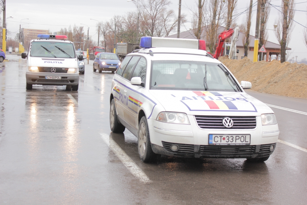 Accident rutier la intrare în Năvodari - politiarutieramasinadepolitie6-1359454404.jpg