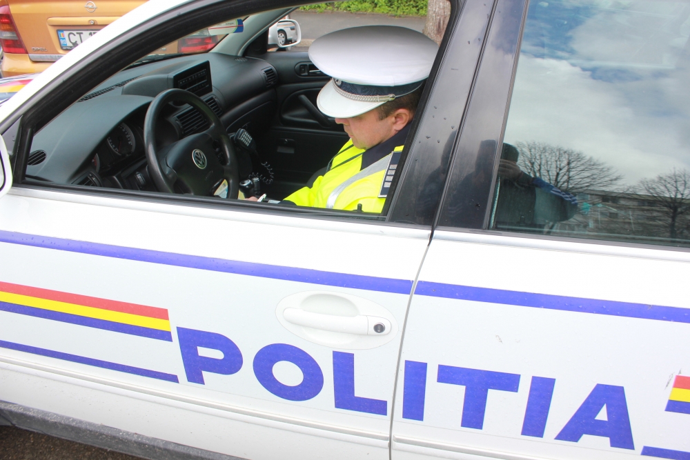 Atenție, șoferi! Unde acționează, astăzi, polițiștii rutieri - politiarutieramasinapolitieradar-1396253677.jpg