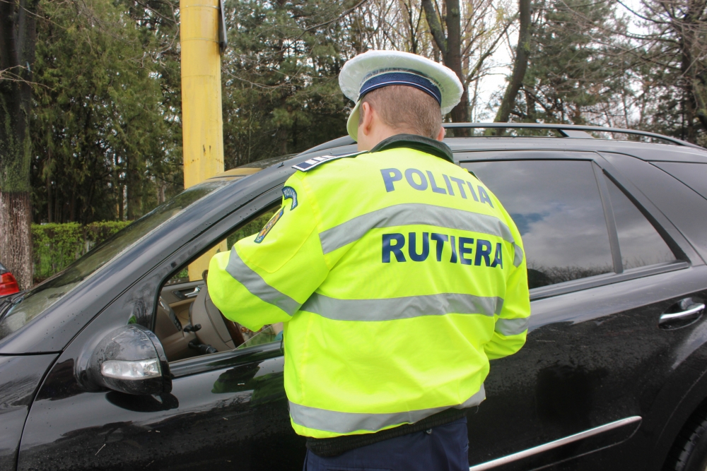 Atenție, șoferi! Unde acționează, astăzi, polițiștii rutieri - politiarutieramasinapolitieradar-1396421074.jpg