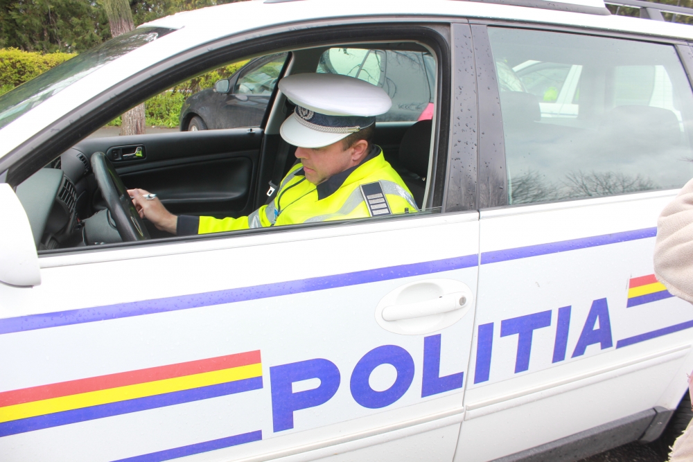 Atenție, șoferi! Radarele Poliției Rutiere, astăzi - politiarutieramasinapolitieradar-1401953457.jpg