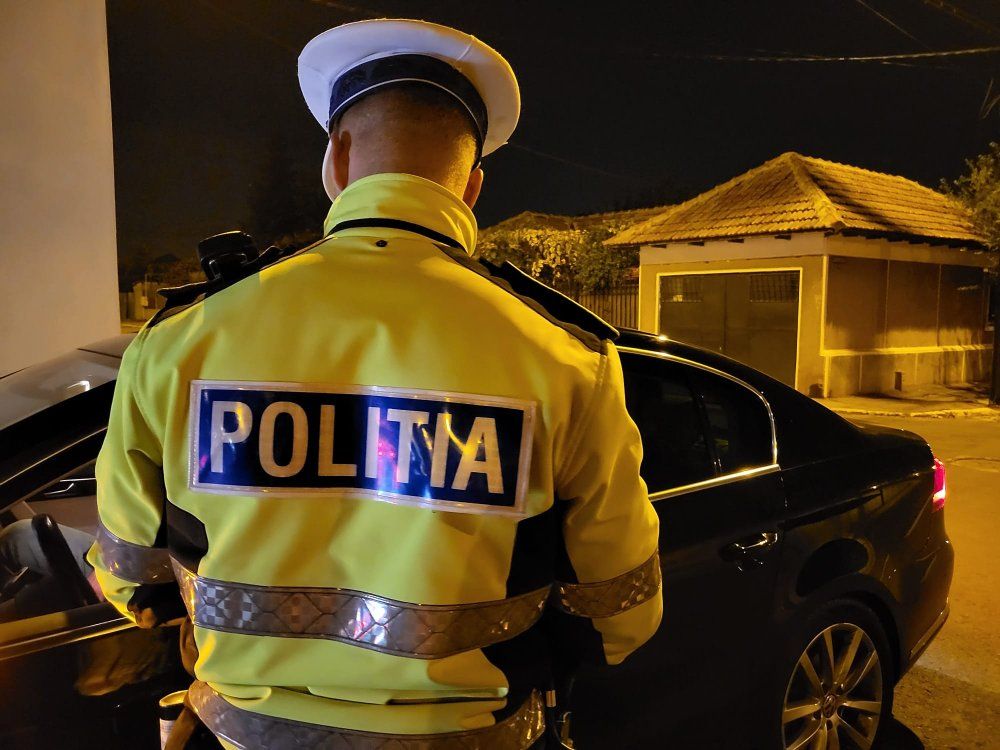 Razie a polițiștilor în Negru Vodă și Topraisar. Au fost reținute trei permise de conducere - politie-razie-1698577545.jpg