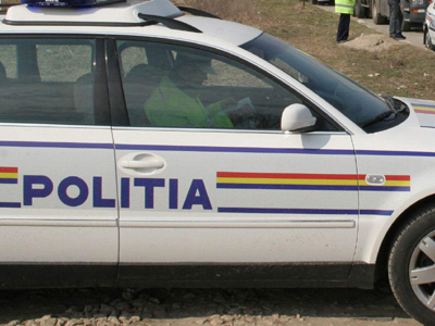 Impact violent  la intersecția bulevardului Mamaia cu strada Mircea cel Bătrân - politie3-1349120094.jpg