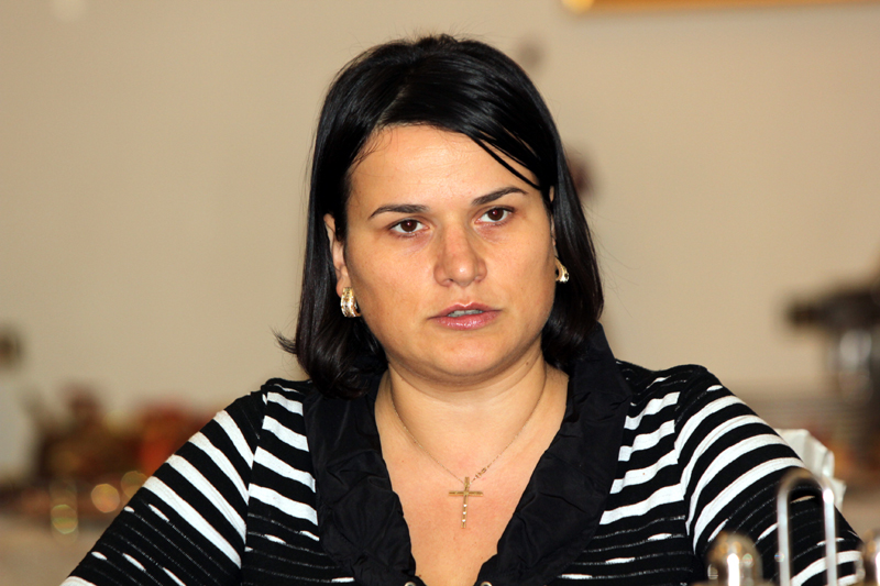 Nicoleta Ploscaru și complicii ei, printre care și un polițist,  deferită justiției - politist-1449514937.jpg