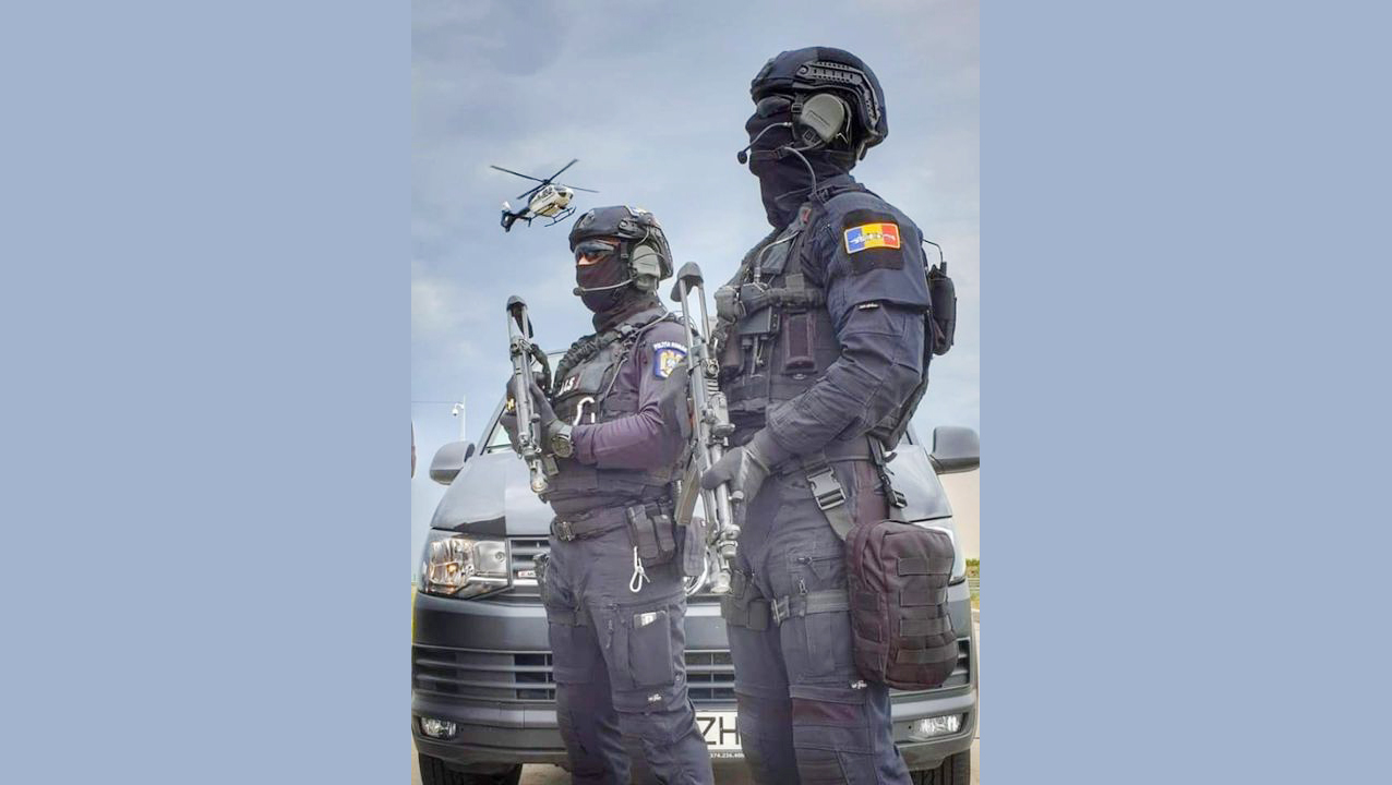 Polițiștii constănțeni felicitați de ministrul de Interne, pentru captura impresionantă - politisti-captura-droguri-1707748536.jpg
