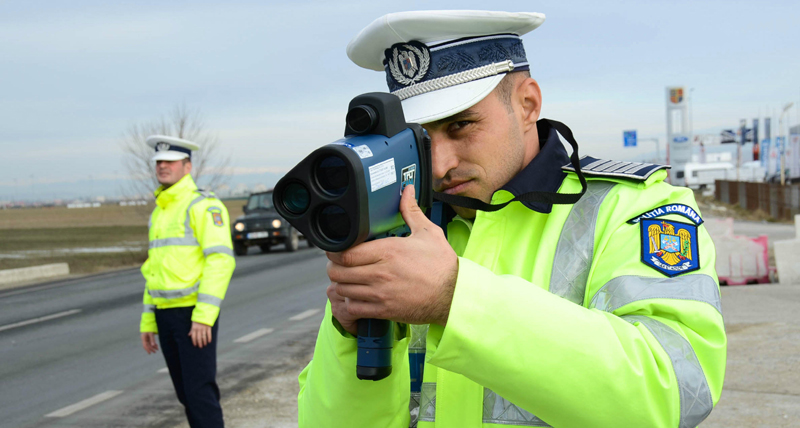 Polițiștii, prezenți pe șosele  cu sute de aparate radar - politistii-1471275159.jpg
