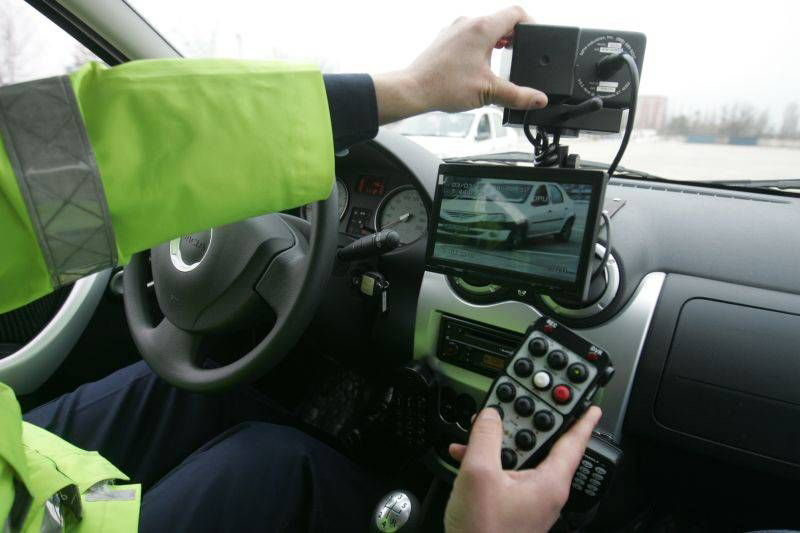 Polițiștii rutieri din Bulgaria nu mai pot folosi camere mobile cu radare - politistirutieribulgaricameremob-1391189385.jpg