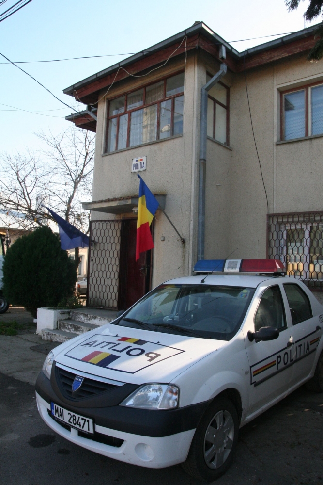 Posturi de poliție din județul Constanța în căutare de șefi! - politistitara1-1377518902.jpg