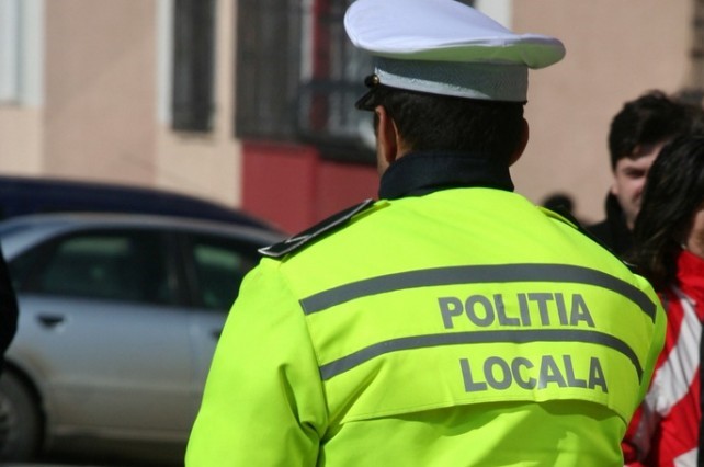 Atenție, constănțeni! Poliția locală verifică respectarea regimului de izolare la domiciliu - politistlocal-1586958241.jpg