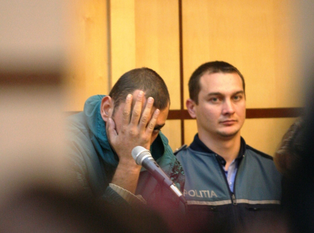 Fostul polițist Marius Ionuț Magda, care și-a omorât mama, trimis în judecată - politisttentativaviolionutmarius-1339056046.jpg