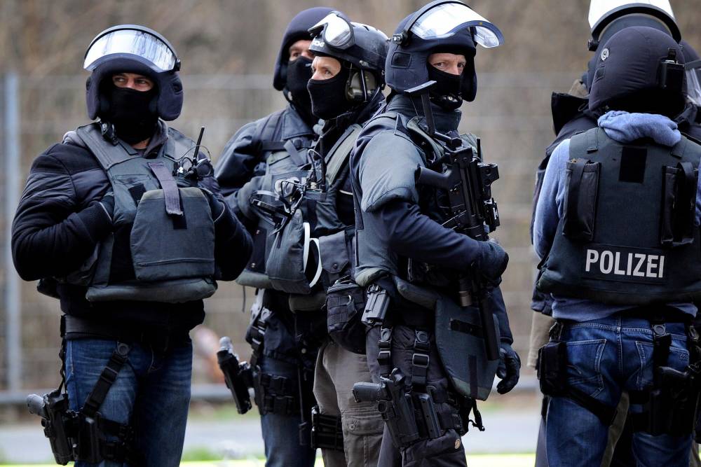 Germania, în alertă teroristă. Susținători ai Statului Islamic, căutați în zece landuri - polizeisalahabdeslam-1479196696.jpg