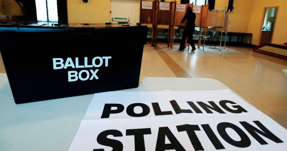 BREXIT / Referendum: S-au deschis secțiile de vot - pollingstation-1466664389.jpg