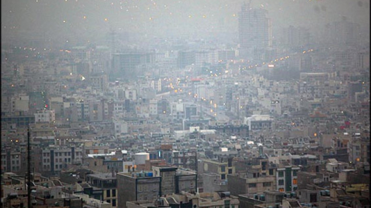 Poluare la Teheran. Locuitorii sunt rugați să părăsească orașul! - pollutionintehran166317600-1354728491.jpg