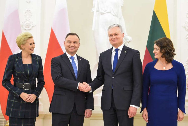 Polonia și Lituania resping viziunea franceză despre NATO - polonia-1574466080.jpg