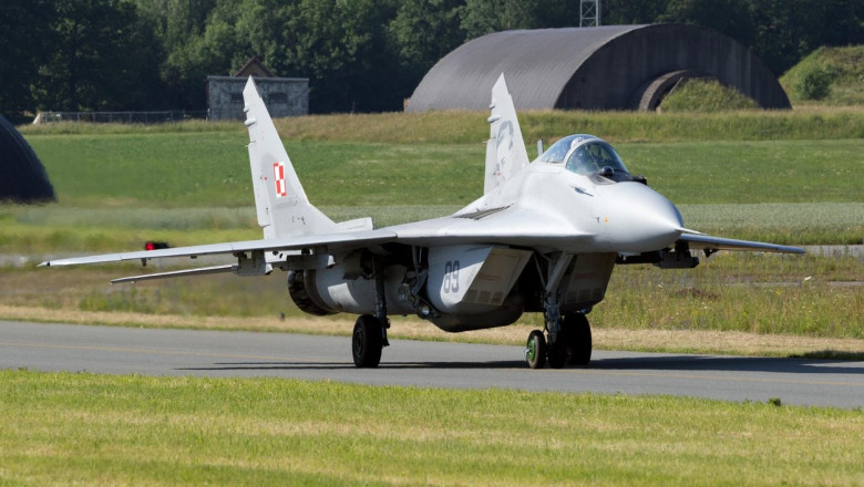 Polonia ar putea furniza avioane Ucrainei. Casa Albă confirmă discuții în acest sens cu Varșovia - poloniaavioane-1646583084.jpg