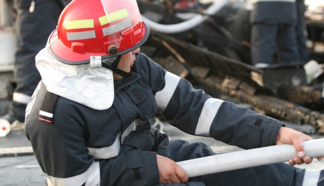 BMW incendiat de trei indivizi, în Constanța - pom1363627780-1381870637.jpg