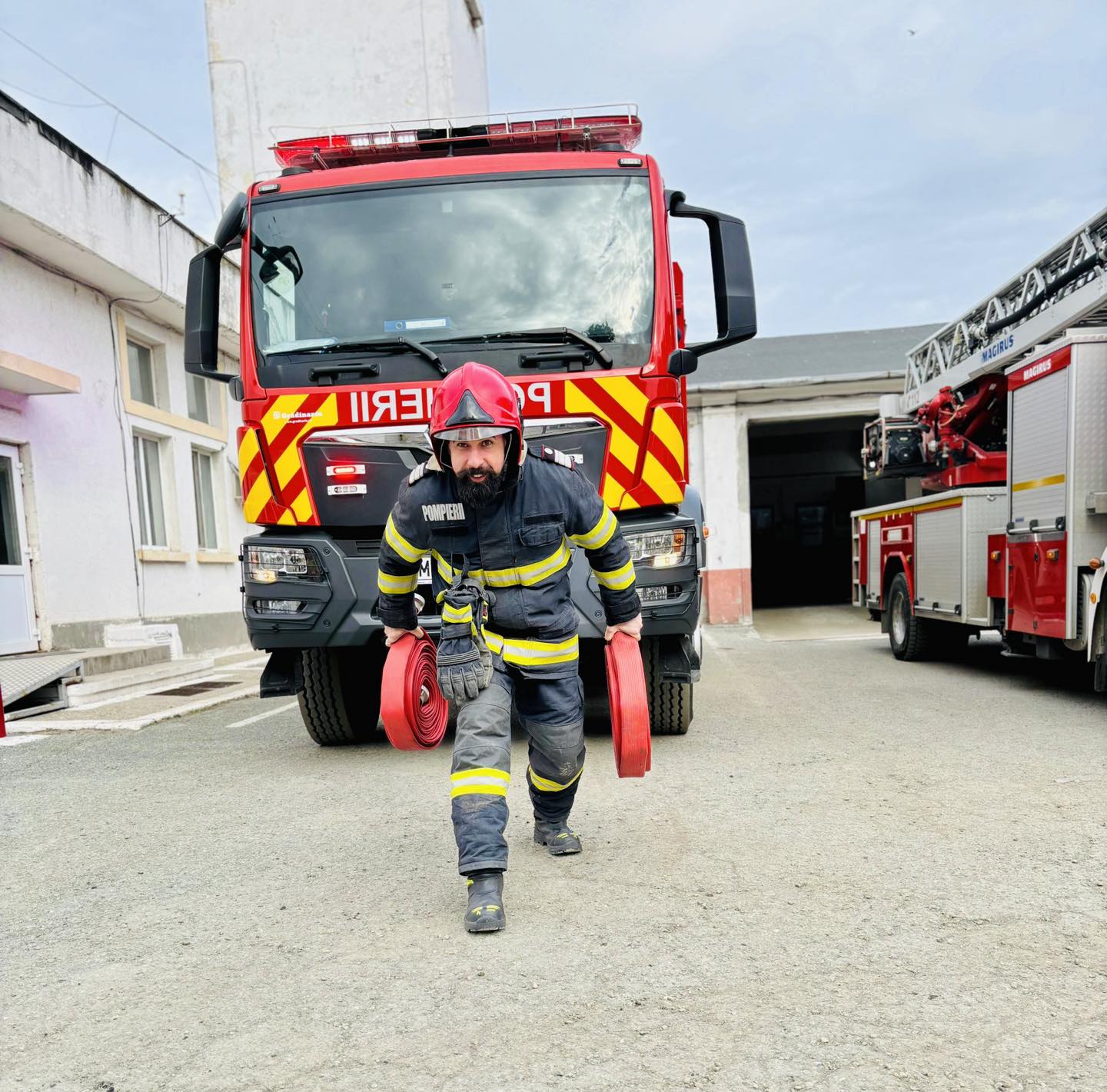 115 acordări de prim ajutor, la Constanţa. Pompierii au bifat şi alte misiuni - pompieri-1707121027.jpg