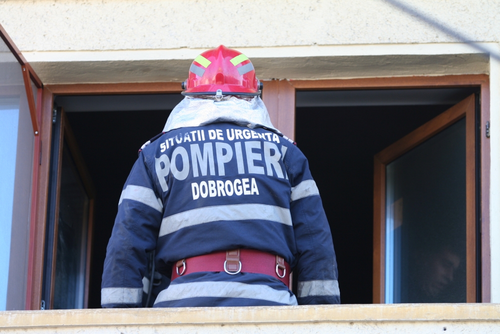 Judecătorii au anulat documentele de angajare a 192 de pompieri de la ISU Dobrogea - pompieriincendiutomisnr473-1337353042.jpg