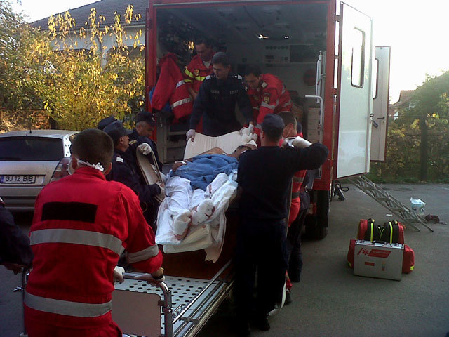 Pompierii din Constanța, solicitați pentru transportul unei femei supraponderale - pompieritransportsupraponderal-1417277953.jpg