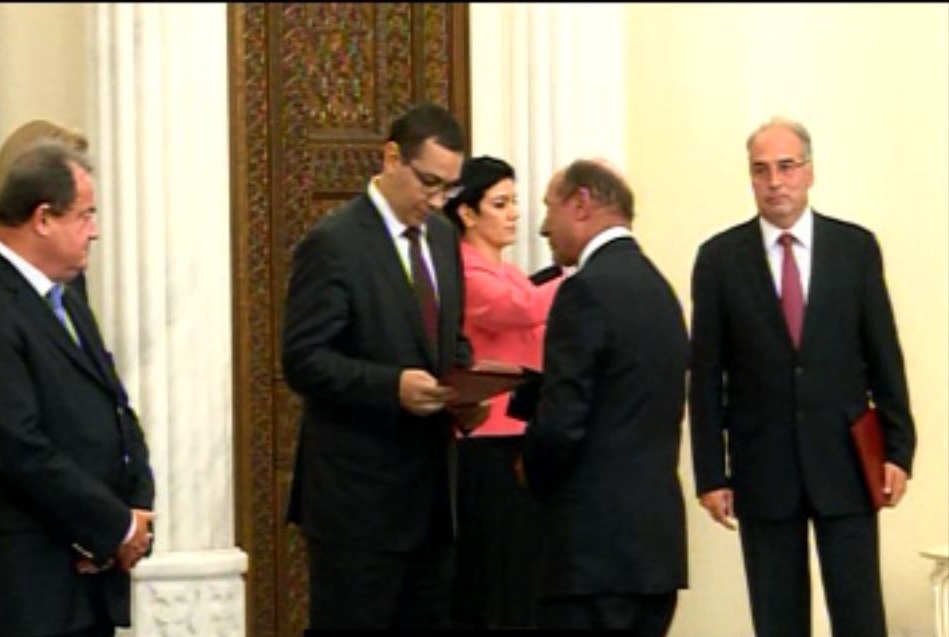 Victor Ponta: Am primit din nou din partea lui Băsescu scrisoarea cu demisia. Este o isterie națională - ponta-1341247437.jpg