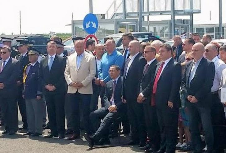 Victor Ponta a inaugurat 10 kilometri din autostrada ce leagă România de Ungaria - ponta-1436616187.jpg