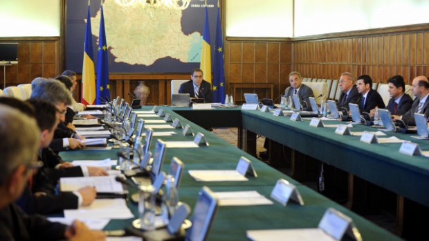 Cabinetul Ponta are ședință la ora 12 - pontasicabinetul84768900-1357716887.jpg