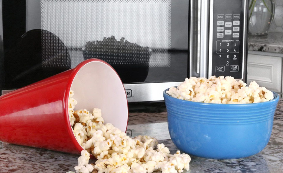 Popcornul preparat la microunde provoacă dezechilibre hormonale - popcorn-microunde-pericol-1681927164.jpg