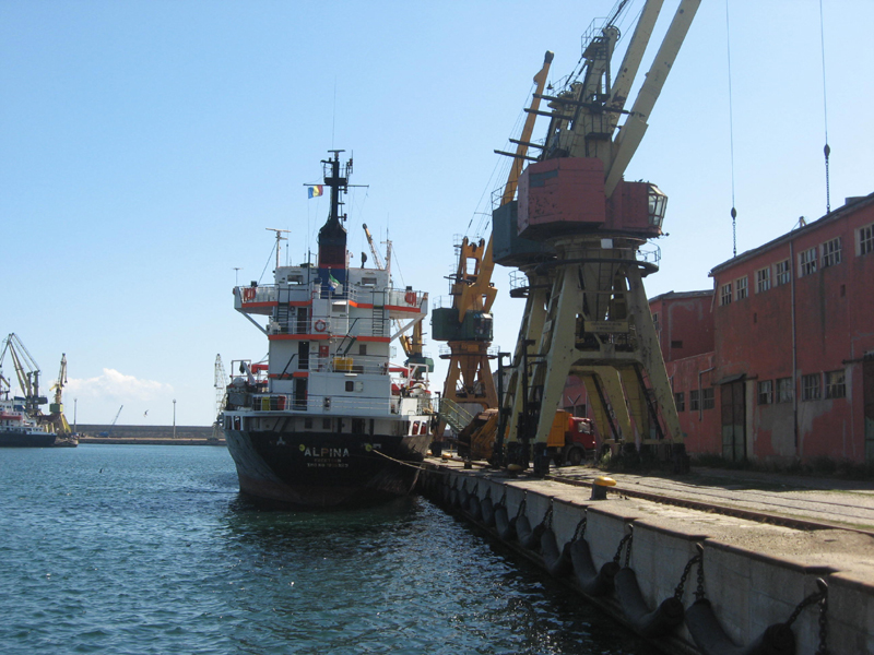 Investiții de peste 200 milioane euro în infrastructura portului Constanța - port-1354906387.jpg