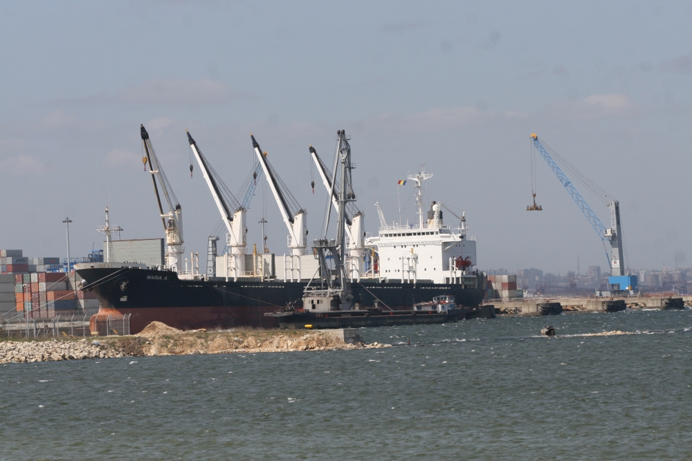 Porturile Constanța și Midia: 44 de nave sub operațiuni de încărcare - descărcare - port-1372230369.jpg