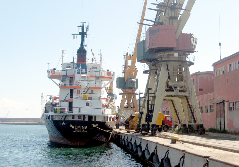 Porturile maritime românești vor încheia anul pe plus - port-1382551609.jpg