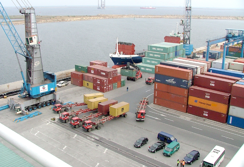 Portul Constanța a pierdut poziția de lider pe piața containerelor de la Marea Neagră - portconstanta-1385492744.jpg