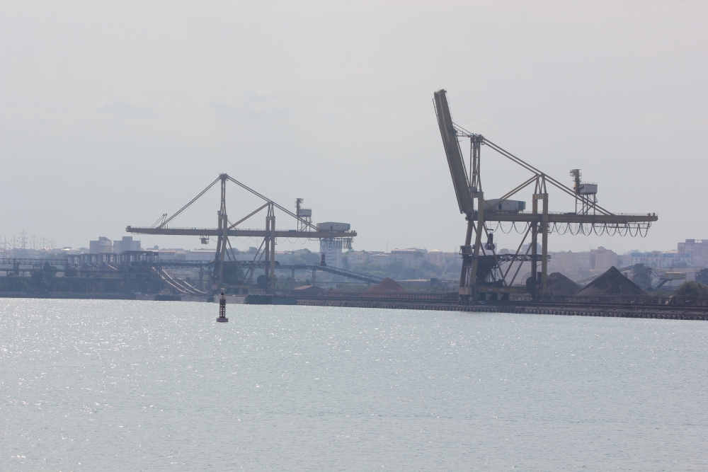 Porturile Constanța și Midia: 38 de nave sub operațiuni de încărcare - descărcare - portconstanta4-1385454267.jpg