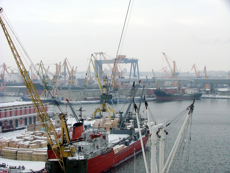 Portul Constanța a reluat activitatea de încărcare - decărcare a navelor - portulconstanta-1483977873.jpg
