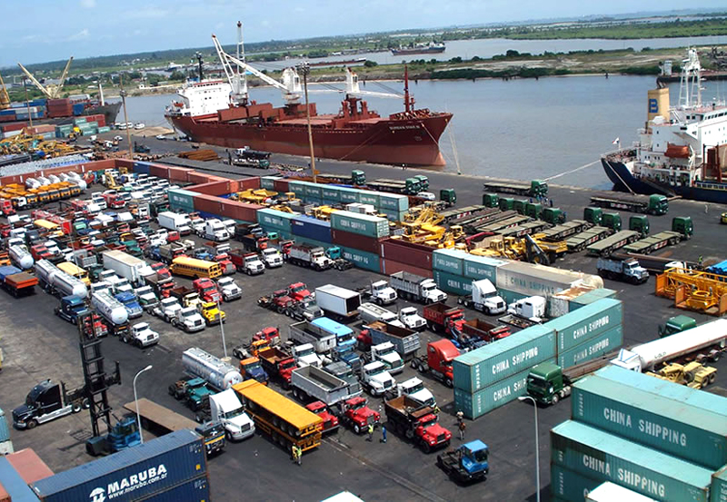 Porturile nigeriene sunt tot mai periculoase pentru navigatorii români - porturilenigeriene-1444570565.jpg