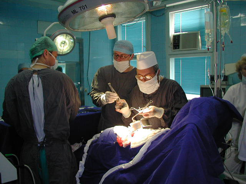 PremierÄƒ medicalÄƒ la Spitalul JudeÈ›ean ConstanÈ›a: operaÈ›ii digestive cu laparoscop 3D - premieramedicala-1443462718.jpg