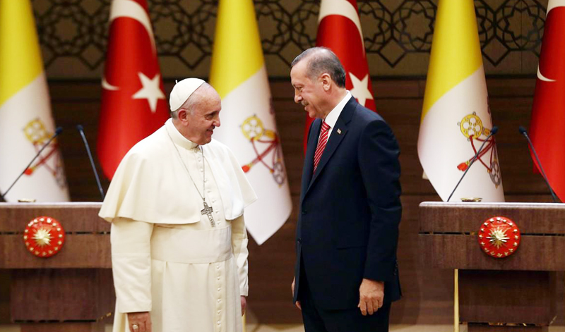 Președintele turc, primit de Papa Francisc - presedinteleturcprimitdepapafran-1517923095.jpg