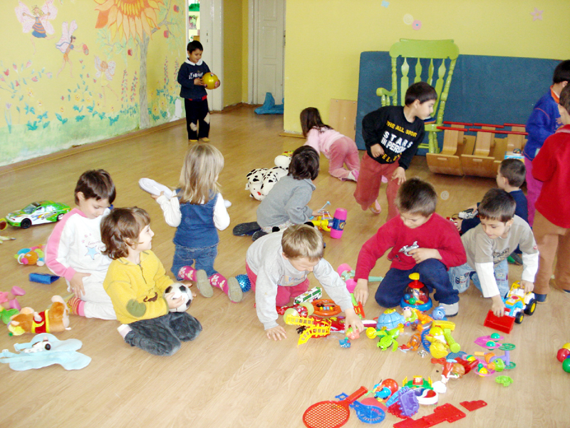 Primăria Castelu acordă 100 de tichete de grădiniță copiilor din familii nevoiașe - primariacasteluacordatichetegrad-1460900097.jpg