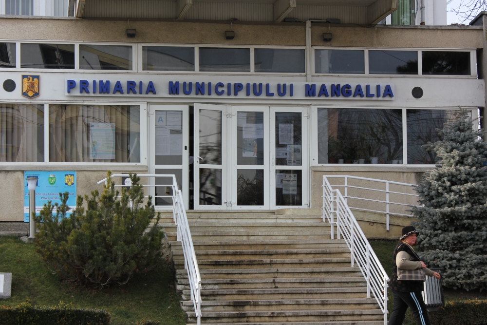 Ședință de îndată la Mangalia pentru plata salariilor angajaților din primărie - primariamangalia2-1341502045.jpg