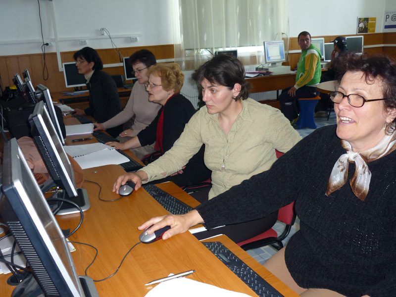 Primăria organizează cursuri de formare profesională  pentru femeile din Năvodari - primariaorganizeazacursuri-1437066332.jpg