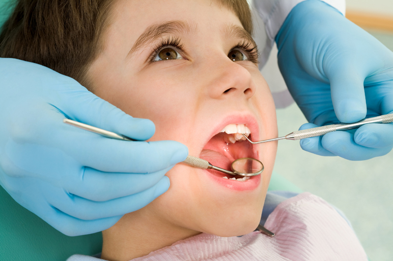 Problemele dentare, dezbătute la Constanța de medici voluntari - problemeledentare-1419265145.jpg