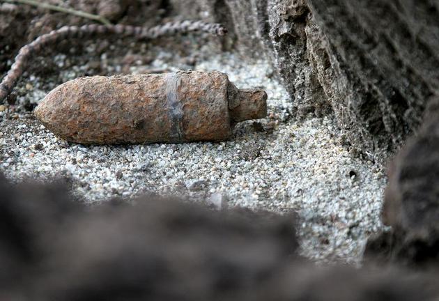 Proiectil exploziv, găsit într-o localitate din Constanța - proiectilcalibru76-1414154694.jpg