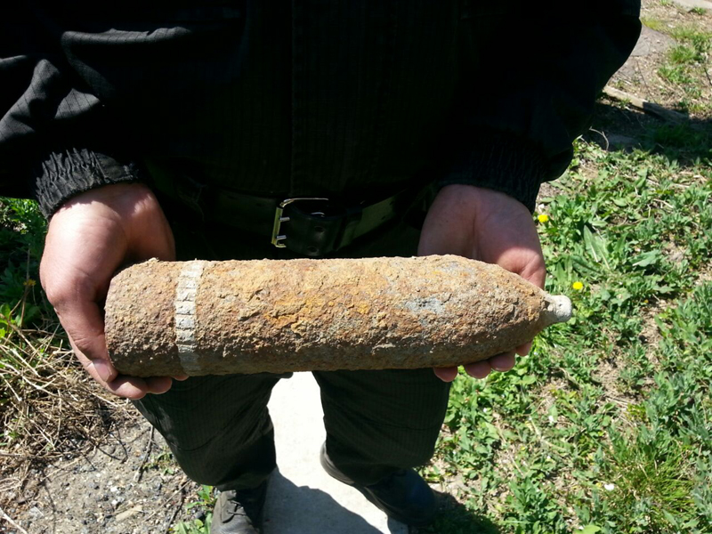 Proiectil de artilerie  găsit la o fermă din Constanța - proiectildeartilerie-1429114397.jpg