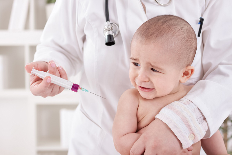 Pro sau contra vaccinării bebelușilor? Ce spun specialiștii - prosaucontravaccinarii-1440000403.jpg