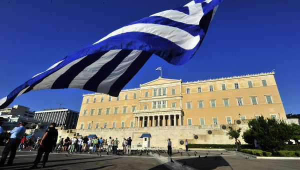 Peste 100.000 greci protestează în fața Parlamentului de la Atena - protest1-1352310075.jpg