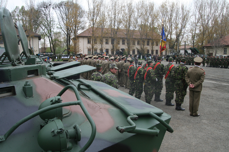 Proteste la Palatul Cotroceni: 80%  din Armata română este inoperabilă - proteste-1464193761.jpg