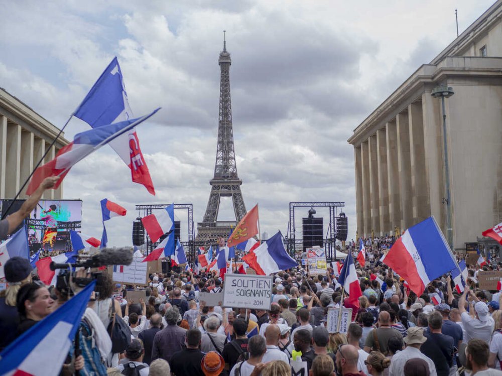 Proteste de amploare împotriva certificatului de vaccinare, la Paris - proteste-1642264266.jpg