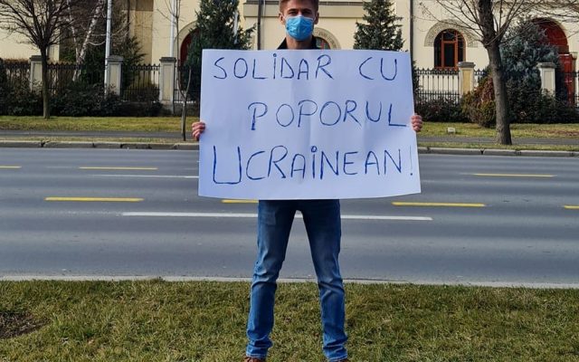 FOTO + VIDEO: Proteste uriașe în fața ambasadelor Rusiei din lume. Oamenii, solidari cu ucrainenii - proteste-1645714857.jpg