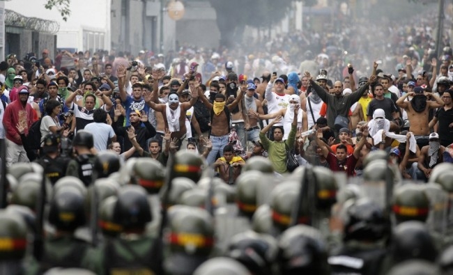 Violențele din Venezuela continuă! A crescut numărul deceselor - protesteviolentevenezuela1-1393663692.jpg